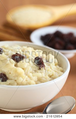 Arroz con leche con pasas de uva