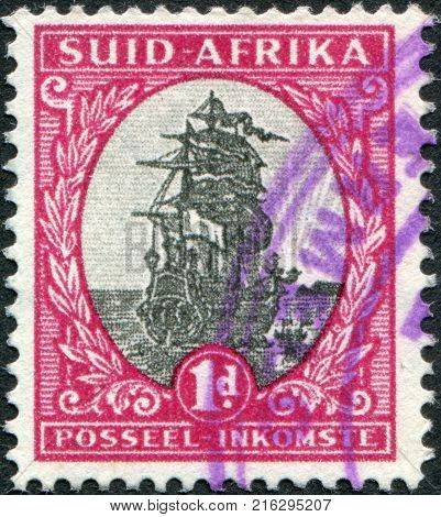 SOUTH AFRICA - CIRCA 1926: A stamp printed in South Africa, show Jan van Riebeek's Ship, Drommedaris, circa 1926