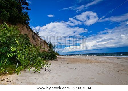 Ostsee-Landschaft mit Bedeckter Himmel