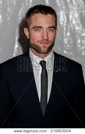 NEW YORK, NY - NOVEMBER 27: Robert Pattinson attends the 2017 IFP Gotham Awards at Cipriani Wall Street on November 27, 2017 in New York City.