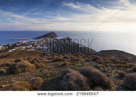 Psara's main village and harbour as seen from a nearby hill.