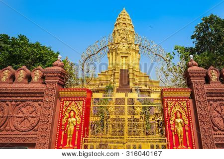 Wat Ounalom Is A Buddhist Temple Located On Sisowath Quay Near The Royal Palace In Phnom Penh In Cam