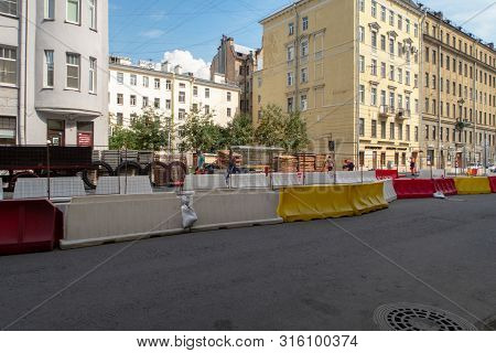 St. Petersburg, Russia - August 08, 2019: Road Construction And Repair Work On The Streets Of St. Pe