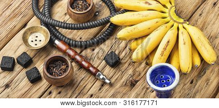 Hookah With Banana Flavor