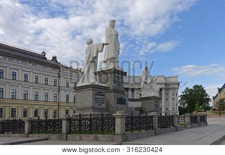 Kiev. Ukraine. May 16, 2019 Monument To Princess Olga In Kiev On Mikhailovskaya Square