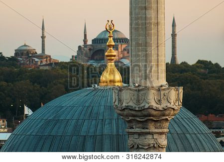 İstanbul Cihangir Sosyal Tesisleri Boğaz Manzarası Ve Ayasofya