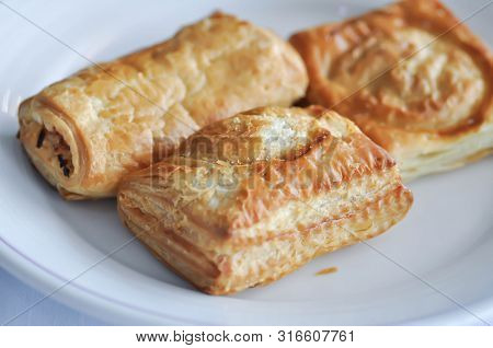 Puff, Tart Or Pie With Spinash Stuffed