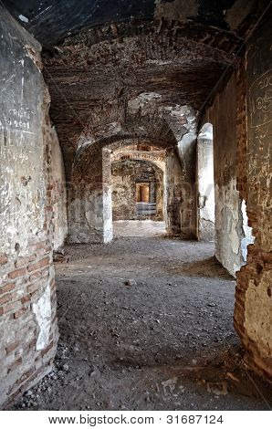 Le rovine del castello di Banffy in Bontida, vicino a Cluj Napoca, Romania