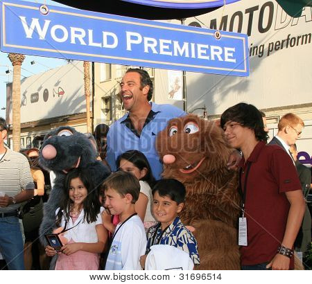 LOS ANGELES, CA - 22 juni: Brad Garrett på verdenspremieren på 'Ratatouille' på Kodak Theater 