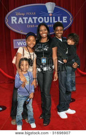 LOS ANGELES, CA - 22. června: Shar Jackson a děti na světovou premiéru 