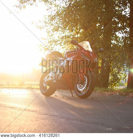 Krasnoyarsk, Russia - August 27, 2019: Red And Black Sportbike Honda Cbr 600 Rr 2005 Pc37 On Sunset.