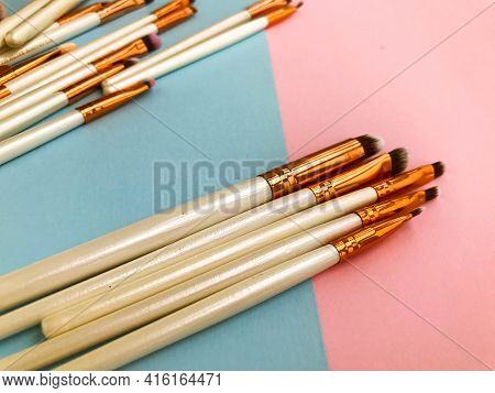 Beautiful Fashionable Beauty Glamorous White And Gold Brushes And Brushes For Applying Makeup And Po