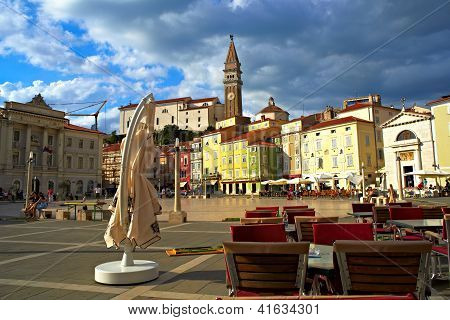 Giuseppe plein Tartinjev trg, Piran