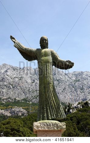 Socha archanděla Gabriela v chorvatském svatyni Vepric