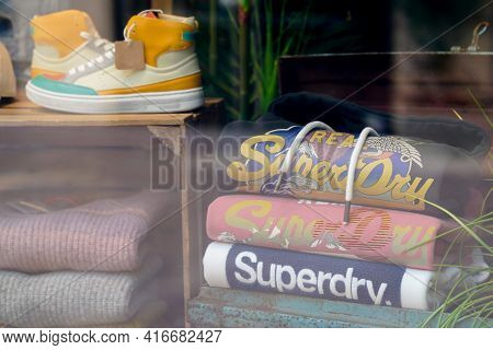 Bordeaux , Aquitaine France - 04 10 2021 : Superdry Logo Sign And Text Brand Of London British Fashi