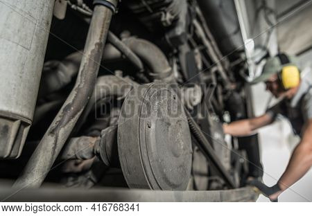 Rv Recreational Vehicle Class A Diesel Pusher Engine Scheduled Maintenance. Caucasian Automotive Die