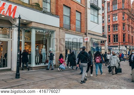 Manchester, England, Uk - 12 April, 2021 Open Shops After Lockdown. City Centre Of Manchester, Peopl