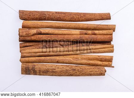 Cinnamon Sticks, Classic Spice From The Inner Bark Of Tropical Asian Trees, Flavorful And Aromatic F