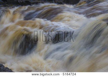 hohe Kraft Wasserfall