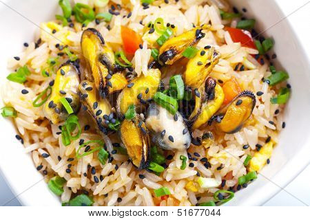 Rice with mussels and black seasame.