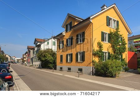 Wallisellen, Neugutstrasse