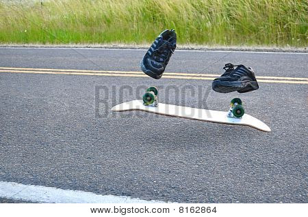 Neviditelný skateboardista