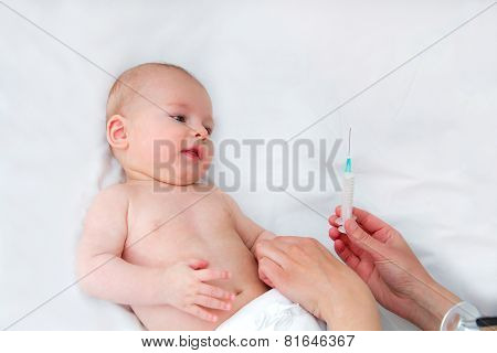 Baby receiving vaccine