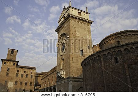 เพียซ Sordello ใน Mantova