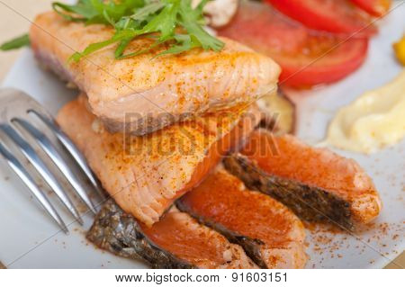 Grilled Samon Filet With Vegetables Salad