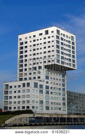 Modern Apartment building Silverline (Almere)