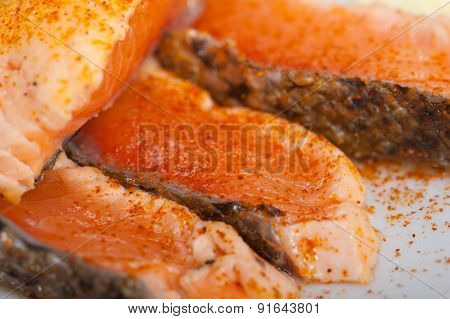 Grilled Samon Filet With Vegetables Salad