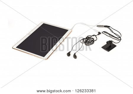 Wired Microphone And Listening System Connected To A Powered-on Tablet