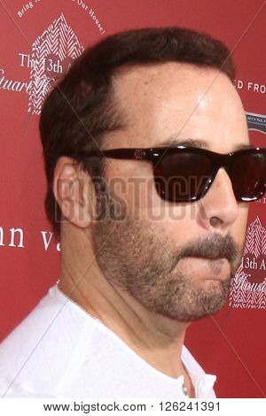 LAS VEGAS - APR 17:  Jeremy Piven at the John Varvatos 13th Annual Stuart House Benefit at the John Varvatos Store on April 17, 2016 in West Hollywood, CA