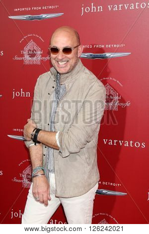 LAS VEGAS - APR 17:  John Varvatos at the John Varvatos 13th Annual Stuart House Benefit at the John Varvatos Store on April 17, 2016 in West Hollywood, CA