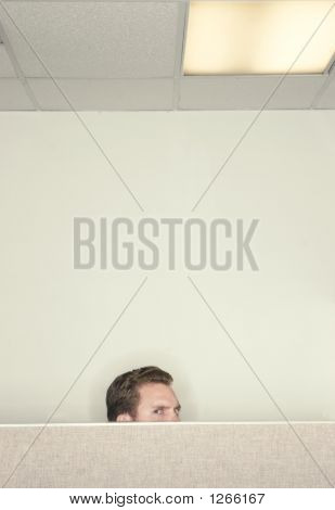 壁の上を探してビジネスマン