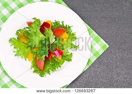 Tomato, Sweet Pepper with Lettuce Salad Studio Phoro