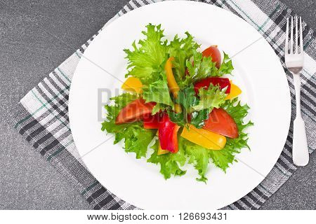 Tomato, Sweet Pepper with Lettuce Salad Studio Phoro