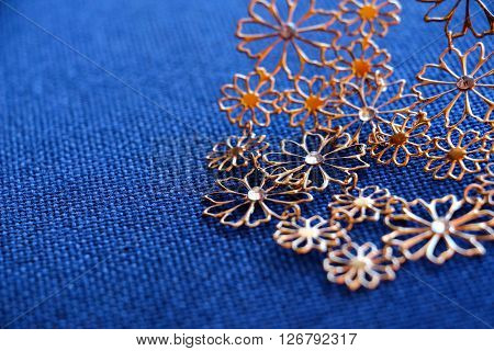Picture of a Bijoux necklace on a fabric background