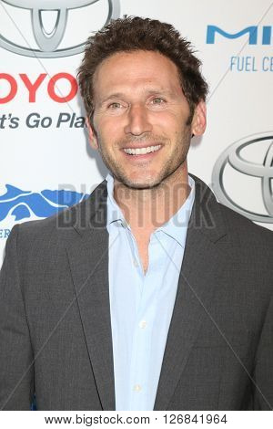 LAS VEGAS - APR 21:  Mark Feuerstein at the Keep It Clean Comedy Benefit For Waterkeeper at the Avalon Hollywood on April 21, 2016 in Los Angeles, CA