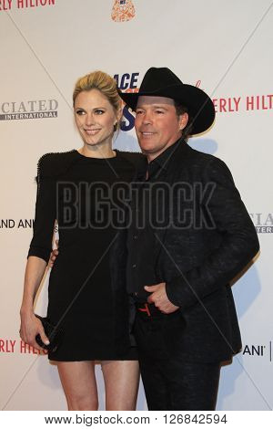 LAS VEGAS - APR 15:  Jessica Criag, Clay Walker at the  23rd Annual Race To Erase MS Gala at the Beverly Hilton Hotel on April 15, 2016 in Beverly Hills, CA