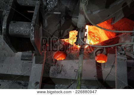 Liquid Steel In Continuous Casting Machine Distribution Tundish.
