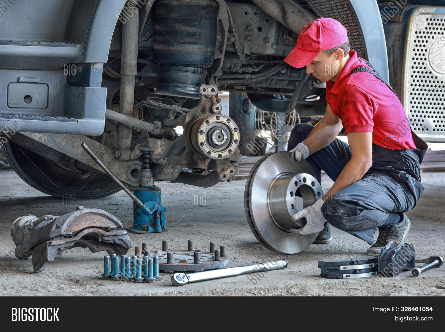 Mechanic Repairs Truck Image & Photo (Free Trial) Bigstock