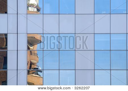 Moderno edificio faccia