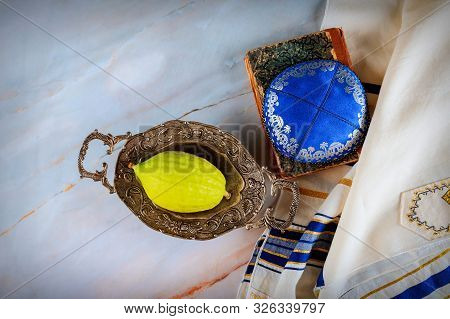 Jewish Religious Symbol Festival Of Sukkot. Traditional Symbols The Four Species : Etrog, Lulav, Had