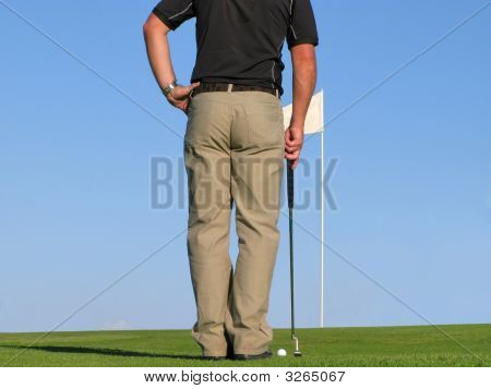 Golfaaja käsittelyssä vihreä