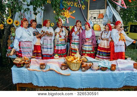 Voronezh, Russia - Circa, 2012: Traditional Russian Folklore Ensemble At The Fair, Singers In Tradit