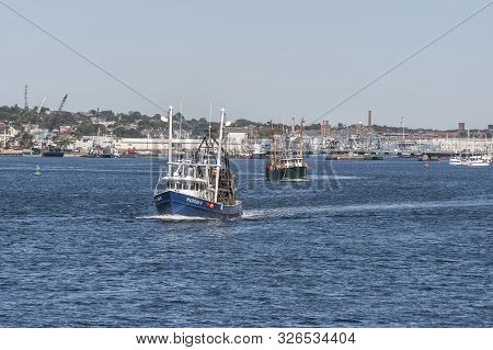 New Bedford, Massachusetts, Usa - October 5, 2019: Clammer Madison Iii Leaving New Bedford On Early 