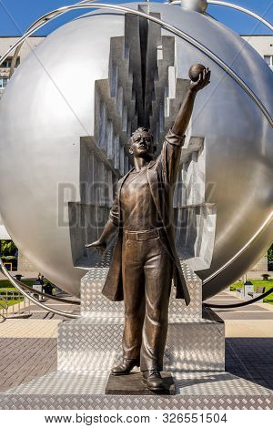 Obninsk, Russia - September 2016: Monument To The Pioneers Of Nuclear Energy. Scientist Goes Out Of 