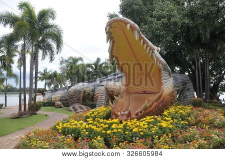 Phichit, Thailand - 1 October 2019 : Statue Of Giant Crocodile Or Phaya Chalawan At Front Of The Lak