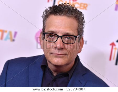LOS ANGELES - SEP 06:  Andy Kindler arrives for the Farrah Fawcett Foundation's 